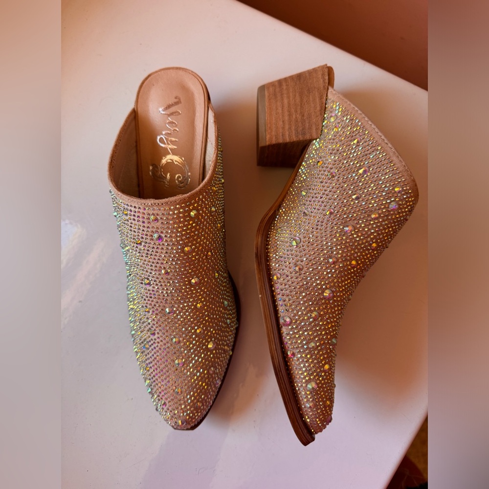 Very G Zeena Cream Slip On